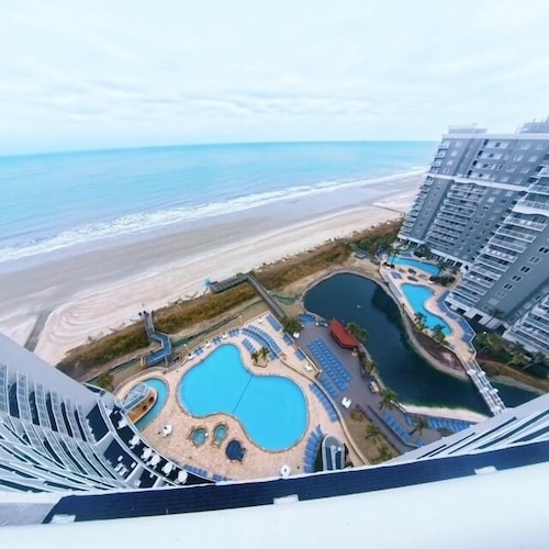 Our beautiful, one bedroom beachfront condo (sleeps 6) has spectacular views of the Atlantic Ocean from the 17th floor! Newly updated in December 2025