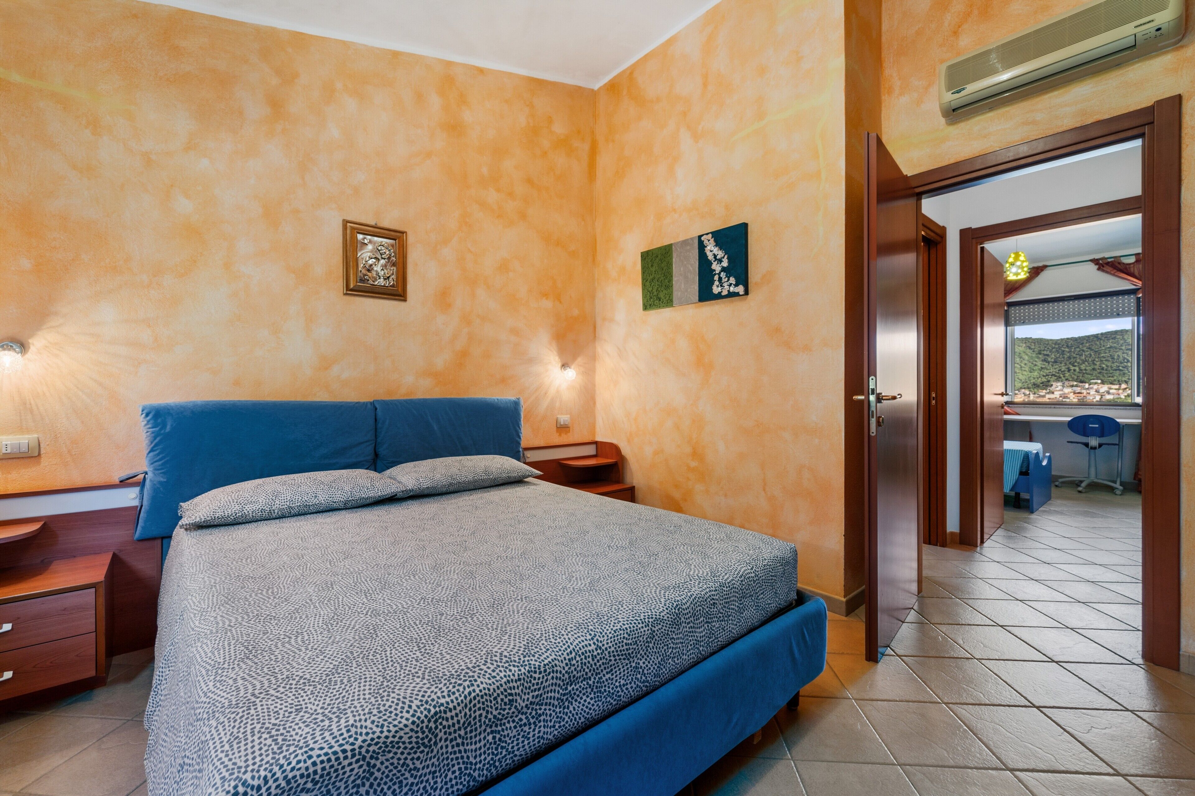 2 Schlafzimmer, Bügeleisen/Bügelbrett, Bettwäsche