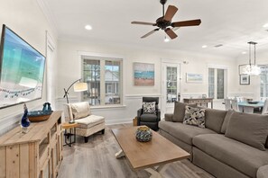 Smart TV - Jun 12-15 Now Open*Golf Cart*Pool*Putting Green*Beach Access* Grill* Large Patio (Miramar Beach)