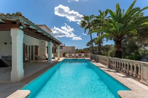 Pool - Holiday Home in Portopetro with Private Pool, Wi-Fi, and Air Conditioning (Portopetro)