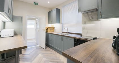 5 Bedroom 5 Bath House Portsmouth Docks