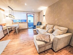 TV - AlpenNest by Interhome (Dorfgastein)