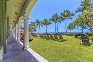 Terrace/patio - 115 LS  Step Right Out to the Ocean (Lahaina)