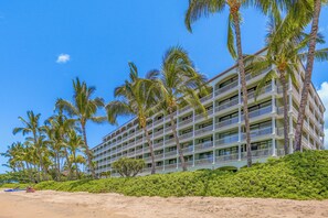 Exterior - 115 LS  Step Right Out to the Ocean (Lahaina)