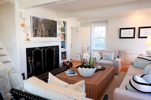 Smart TV - Close to Beach, Harbor Out Front, Village Around the Corner! RPAM122 (Harwich Port)
