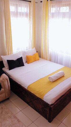 1 bedroom, iron/ironing board, WiFi, bed sheets - Escape to our stylish and unique retreat. (Mombasa)