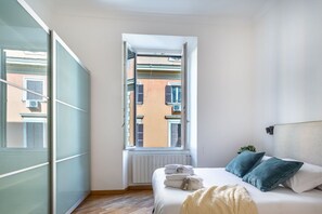 2 bedrooms, iron/ironing board - iFlat | Classic roman palazzo Fons Trevi A15 (Rome)