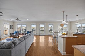 Smart TV - Hightide #215 | Ocean & Sound Views | Crow’s Nest + Elevator | Sleeps 15 (Carolina Beach)