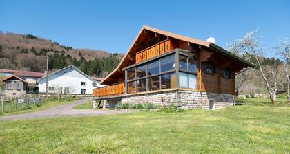 Chalet « Chez Monique » avec vue sur la montagne, terrasse privée et Wi-Fi