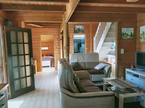 Chalet « Chez Monique » avec vue sur la montagne, terrasse privée et Wi-Fi