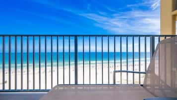 Condo, 2 Bedrooms | Property grounds