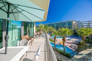 Outdoor dining - Phoenix On The Bay 1206 2 Bedroom Condo (Orange Beach)