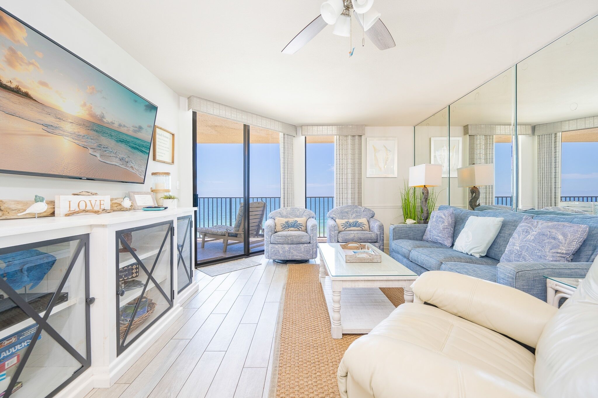 Condo, 2 Bedrooms | Living area