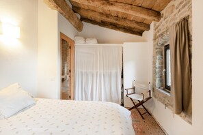 4 chambres, fer et planche à repasser, Wi-Fi, draps fournis