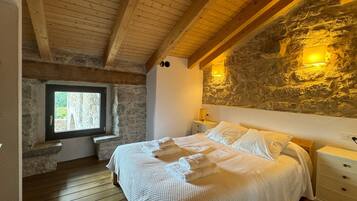 4 chambres, fer et planche Ă repasser, Wi-Fi, draps fournis