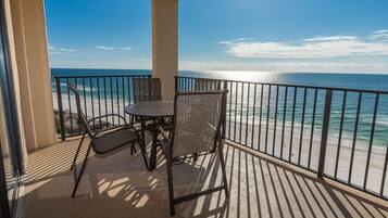 Condo, 2 Bedrooms | Outdoor dining