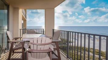 Condo, 2 habitaciones | Restaurante al aire libre