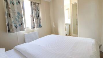3 bedrooms, individually decorated, individually furnished