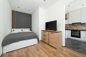 Iron/ironing board, travel cot, WiFi, bed sheets - Practical Studio | Close to the Center and Aquapark (Wrocław)