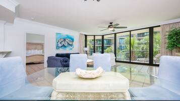 Condo, 3 Bedrooms | Interior