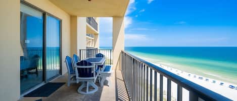 Condo, 2 Bedrooms | Property grounds