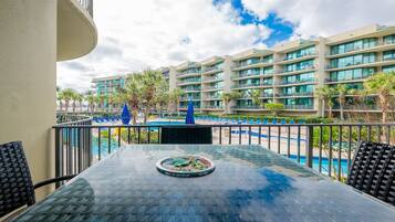 Condo, 2 Bedrooms | Outdoor dining