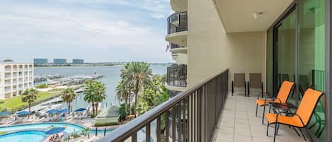 Condo, 3 Bedrooms | Property grounds