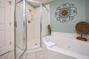 Condo, 3 Bedrooms | Bathroom - Phoenix On The Bay 1324 3 Bedroom Condo (Orange Beach)