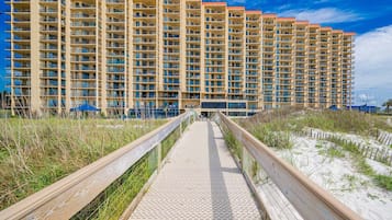 Condo, 2 quartos | Fachada