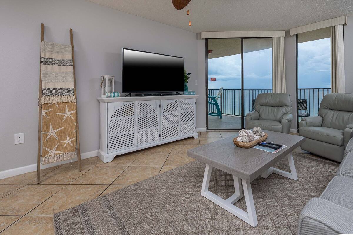 Condo, 2 quartos | Área de estar