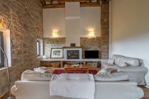 Téléviseur, foyer