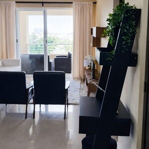 Interior - Central New Kingston, Gated, 24hr Security, Mod Apt, Balcony, Distant Sea Views (Kingston)
