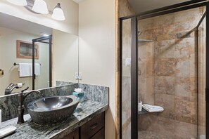 Huoneisto, 2 makuuhuonetta | Kylpyhuone