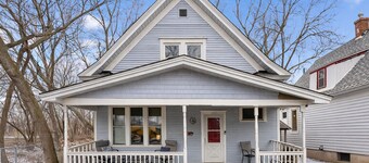 Spacious 2BR Across from Como Lake - Bramble
