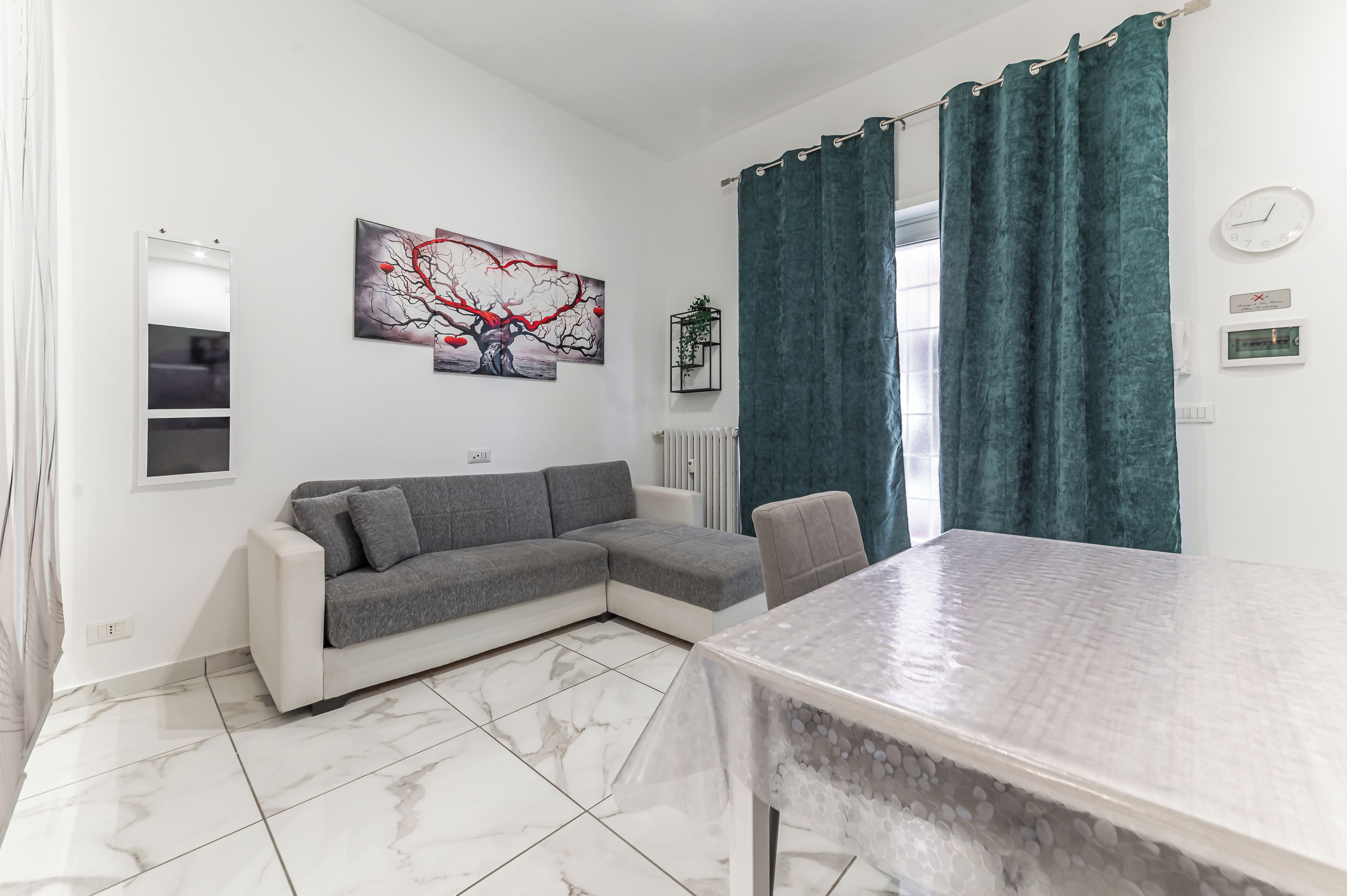 Deluxe Studio | Living area