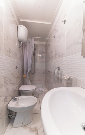 Deluxe Studio | Bathroom - Rome in Love Caffarella - Metro P. Lungo (Rome)
