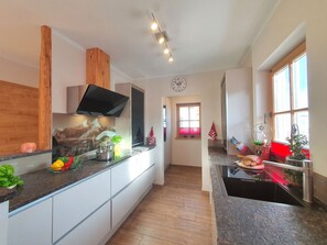 Fridge, microwave, oven, dishwasher - 5_NID - Chalet Salzburg by Interhome (Niedernsill)