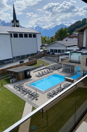 A heated pool - 3_SPA - Deluxe Garden 414 by Interhome (Zell am See)