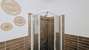 Hair dryer, towels, soap, toilet paper - Estoril Beach House (Sal Rei)