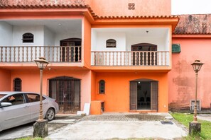Exterior - Apartamento Pet Friendly a 300 m da Praia do Trevo (Rio das Ostras)