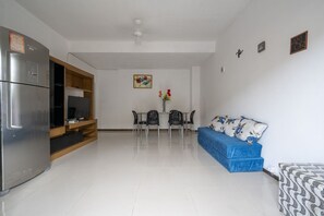 TV - Apartamento Pet Friendly a 300 m da Praia do Trevo (Rio das Ostras)