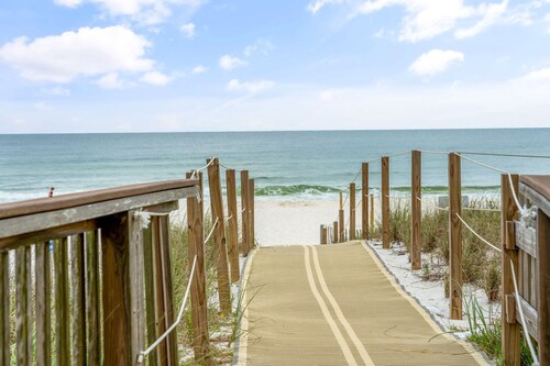 NEW RENTAL!! Grand Caribbean 416W Gulf View!