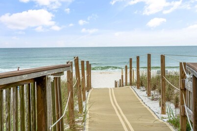 NEW RENTAL!! Grand Caribbean 416W Gulf View!