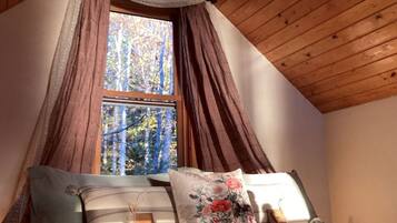 2 bedrooms, bed sheets