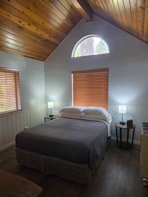 Room - Enjoy the beautiful mountain air! (Idyllwild-Pine Cove)