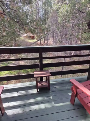 Terrace/patio - Enjoy the beautiful mountain air! (Idyllwild-Pine Cove)
