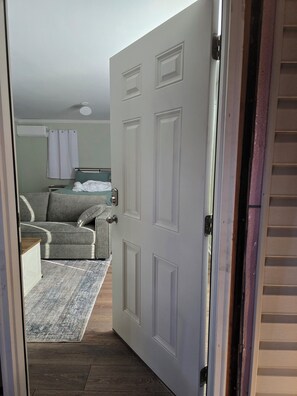 Interior - Beautiful private 1-bedroom studio with full kitchen in delightful Kernersville (Kernersville)