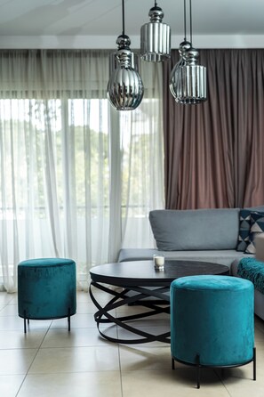 Smart TV - Charming Maisonette In Southern Suburbs (Voula)