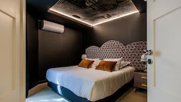 Superior Suite, Garden View | In-room safe, blackout drapes, soundproofing, free WiFi