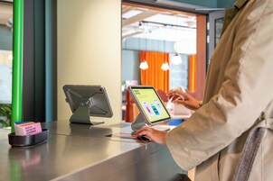 Mostrador de check-in y check-out